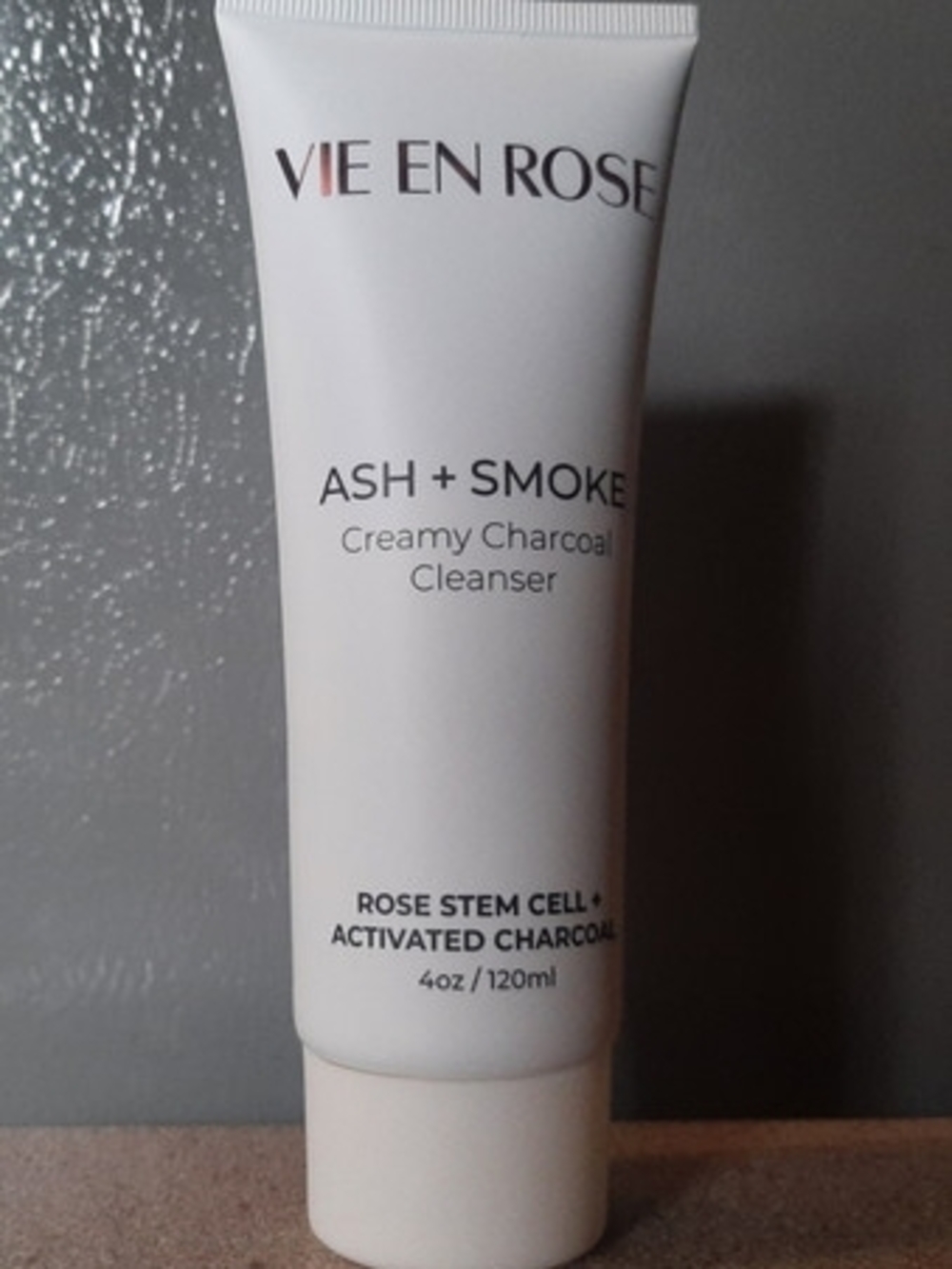Vie En Rose Ash + Smoke Creamy Charcoal Cleanser Rose Stem Cell+Active Charcoal